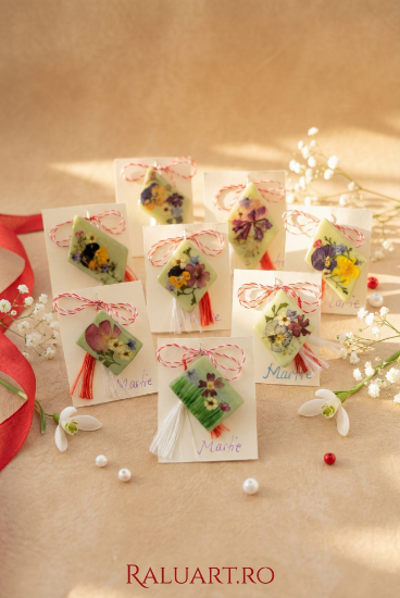 Poza cu Broșă artizanală din sticlă – Grădina purtată la rever