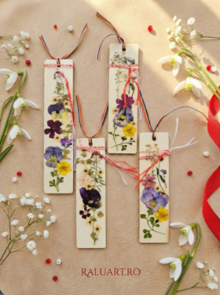 Poza cu Semn de carte artizanal din lemn – O fărâmă de natură între pagini